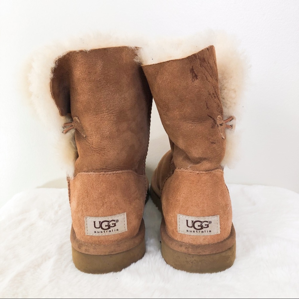 UGG Bailey Button Boot - size 7 - chestnut - Picture 3 of 8